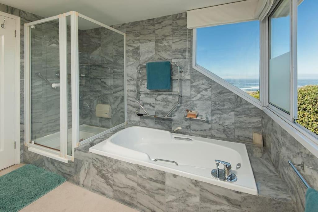 Villa Wild Waters At Kraal Rock On The Cliffs In Hermanus Extérieur photo